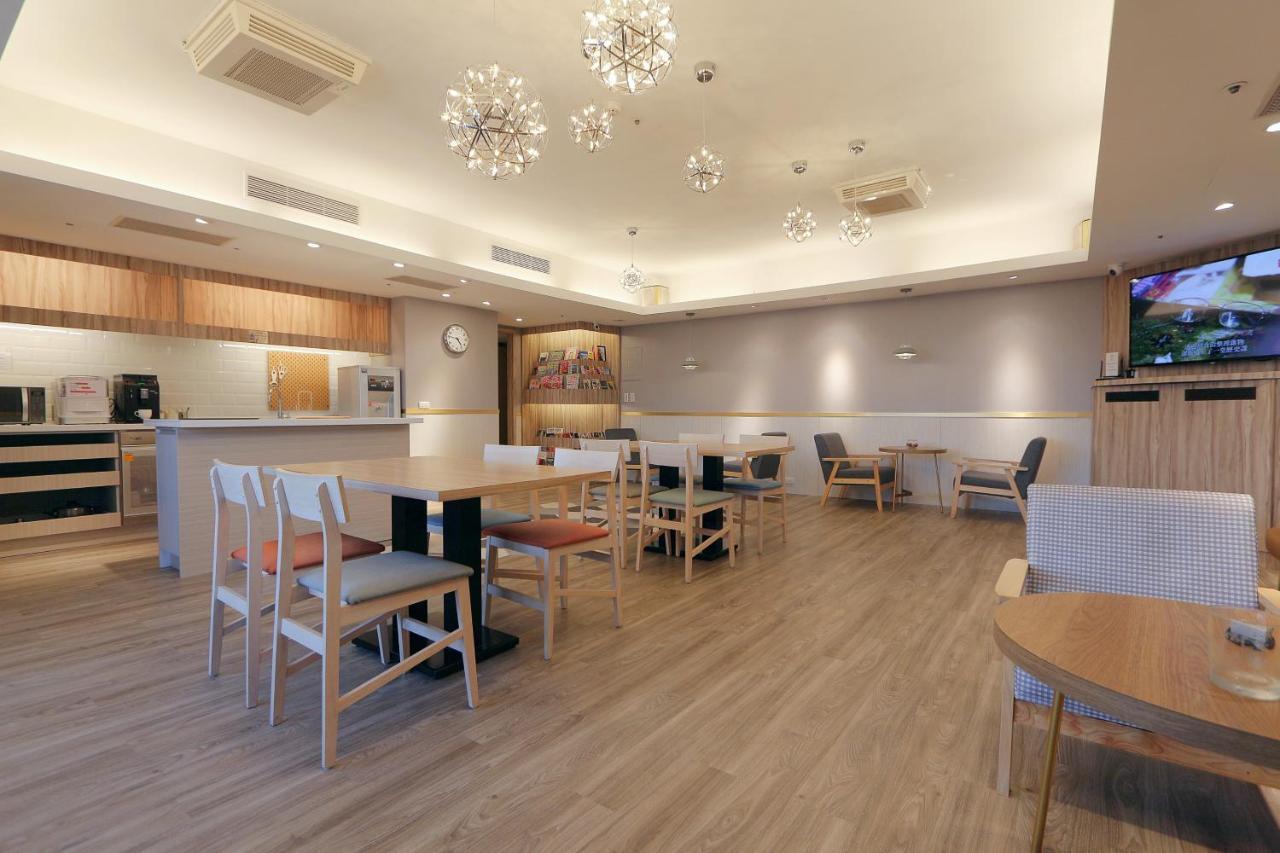 Sky19 Hotel Тайпей Екстериор снимка