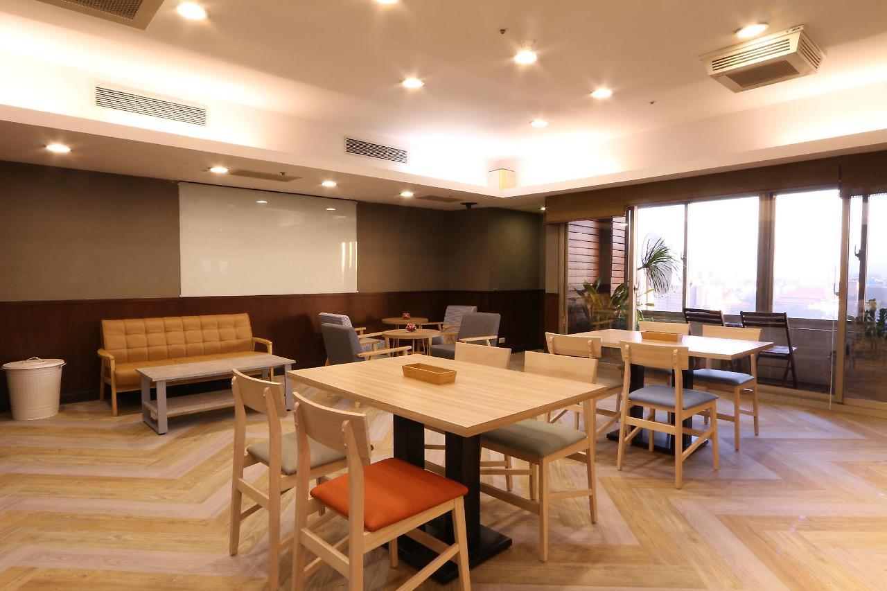 Sky19 Hotel Тайпей Екстериор снимка